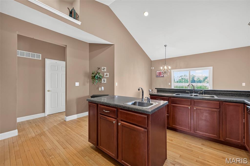 1136 Hoffmann Estates Drive, Columbia, IL, 62236