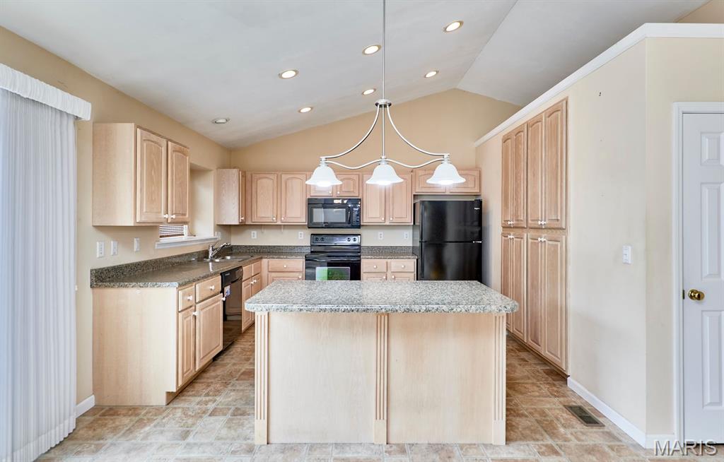 1516 Hibernation Hollow, Wentzville, MO, 63385-3356