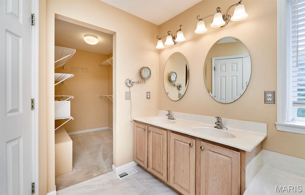 1516 Hibernation Hollow, Wentzville, MO, 63385-3356