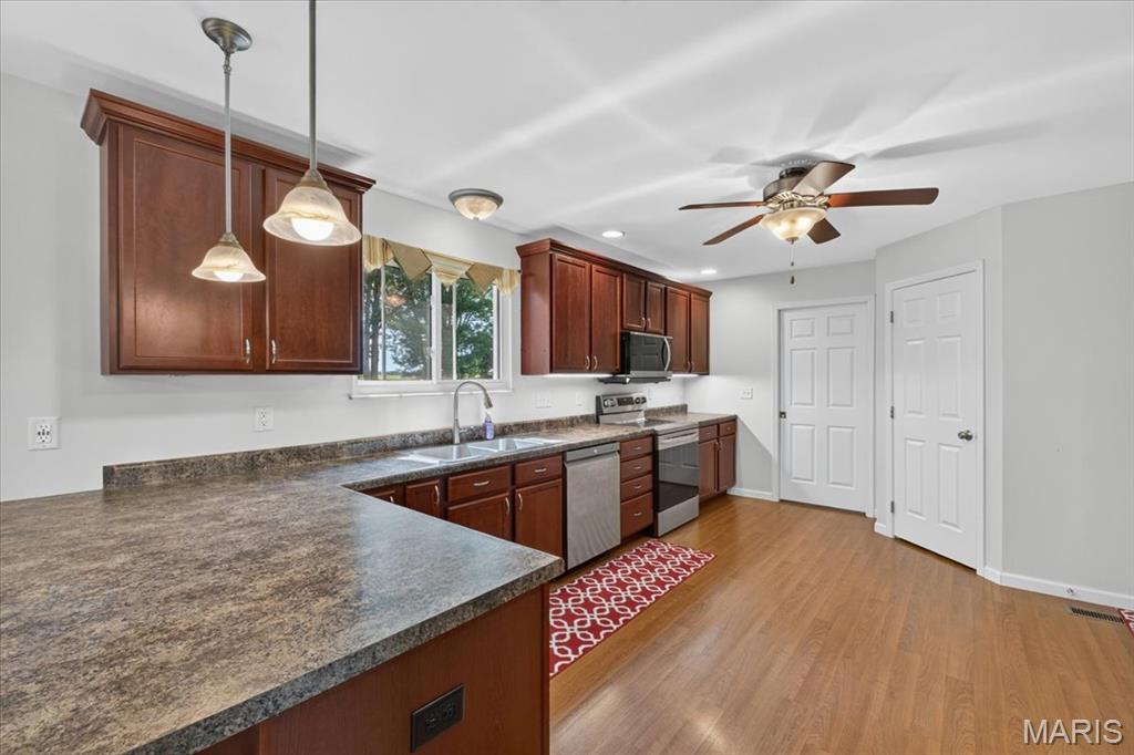 552 Micahs Way, Columbia, IL, 62236-2691