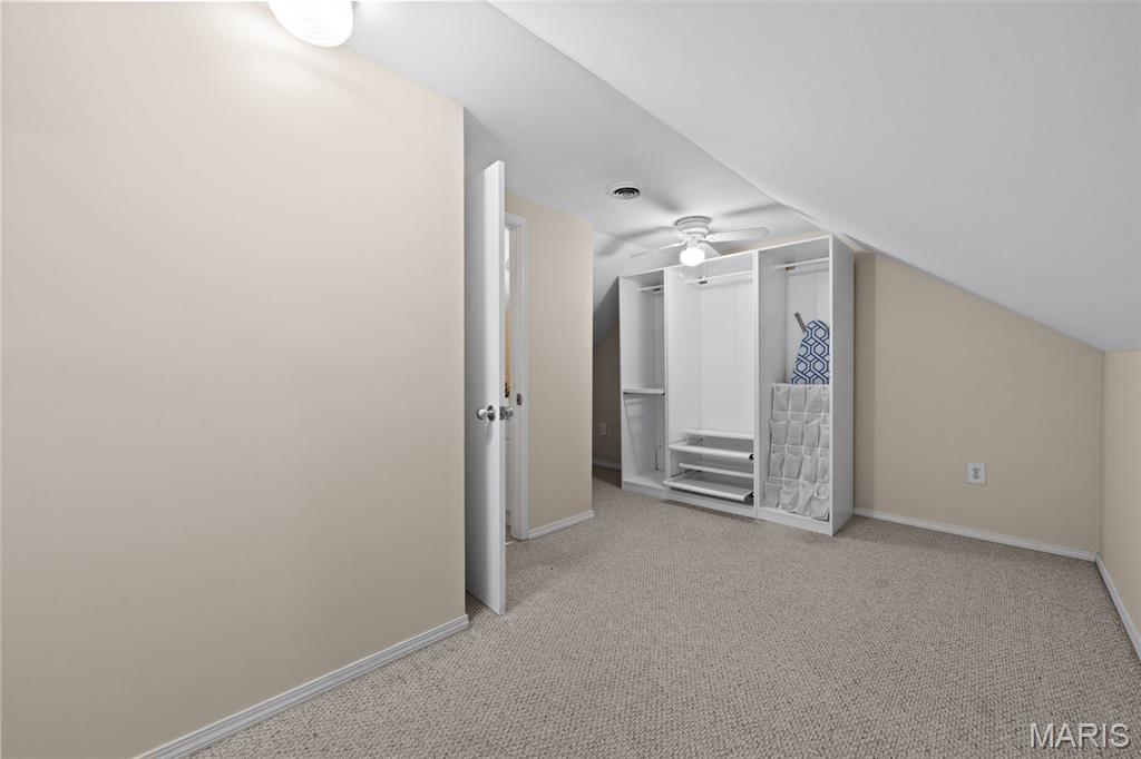5301 Sunshine Drive, St Louis, MO, 63109