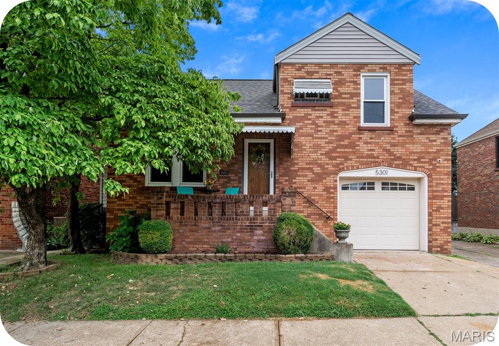 5301 Sunshine Drive, St Louis, MO, 63109