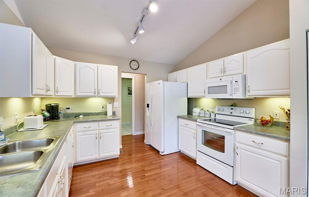 9852 Sand Castle Drive, Pevely, MO, 63070-2613