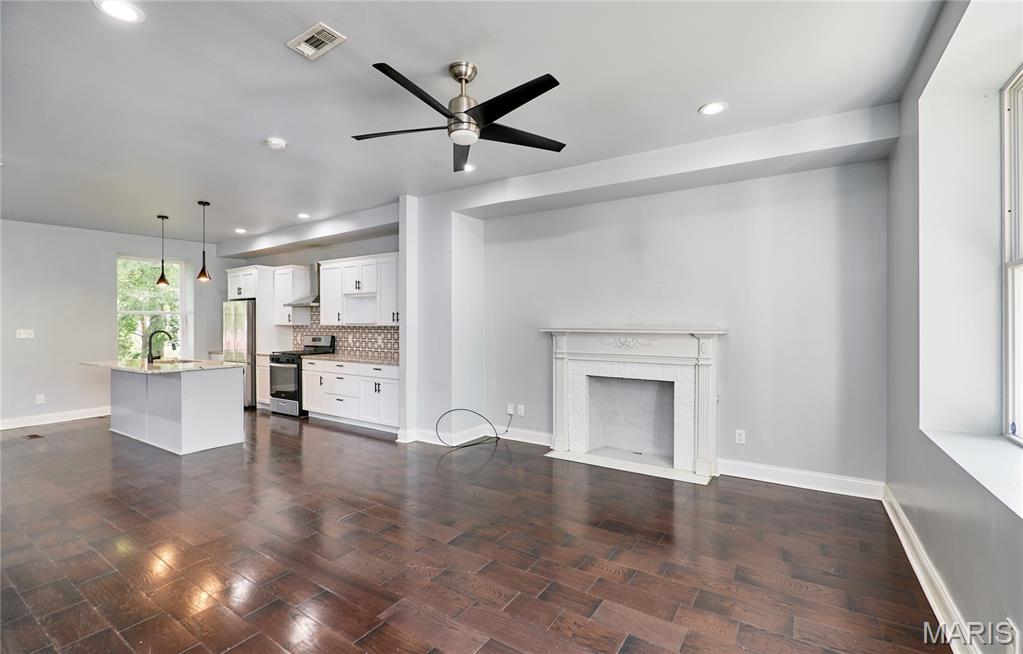 3007 Chippewa Street, St Louis, MO, 63118-3719