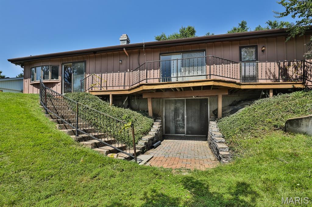 208 Fawn Meadows Drive, Ballwin, MO, 63011-3817
