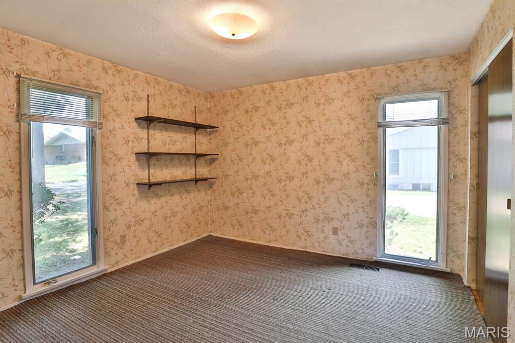 208 Fawn Meadows Drive, Ballwin, MO, 63011-3817