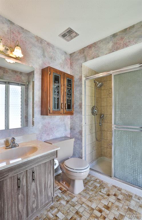 208 Fawn Meadows Drive, Ballwin, MO, 63011-3817