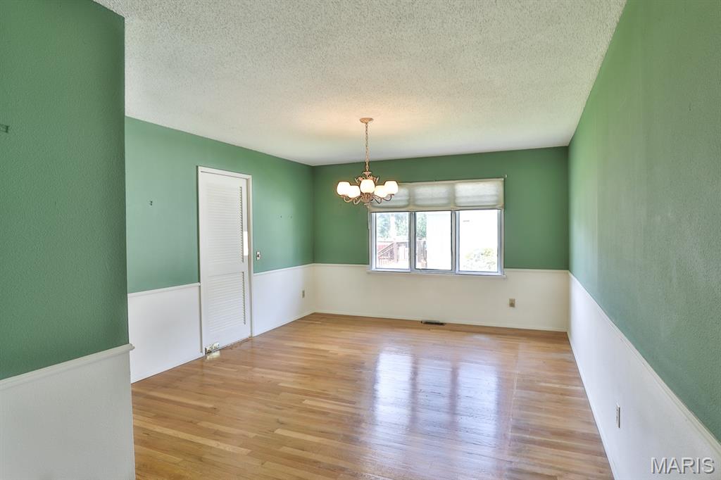 208 Fawn Meadows Drive, Ballwin, MO, 63011-3817