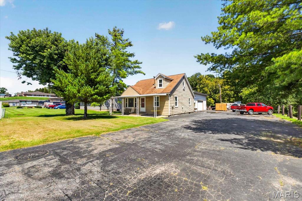 908 S Main Street, Columbia, IL, 62236-2404