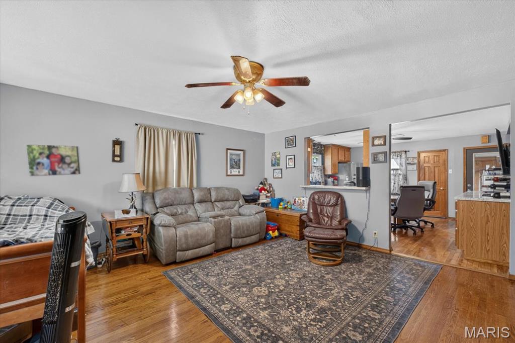 908 S Main Street, Columbia, IL, 62236-2404