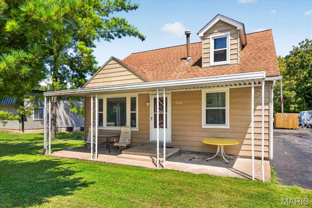 908 S Main Street, Columbia, IL, 62236-2404