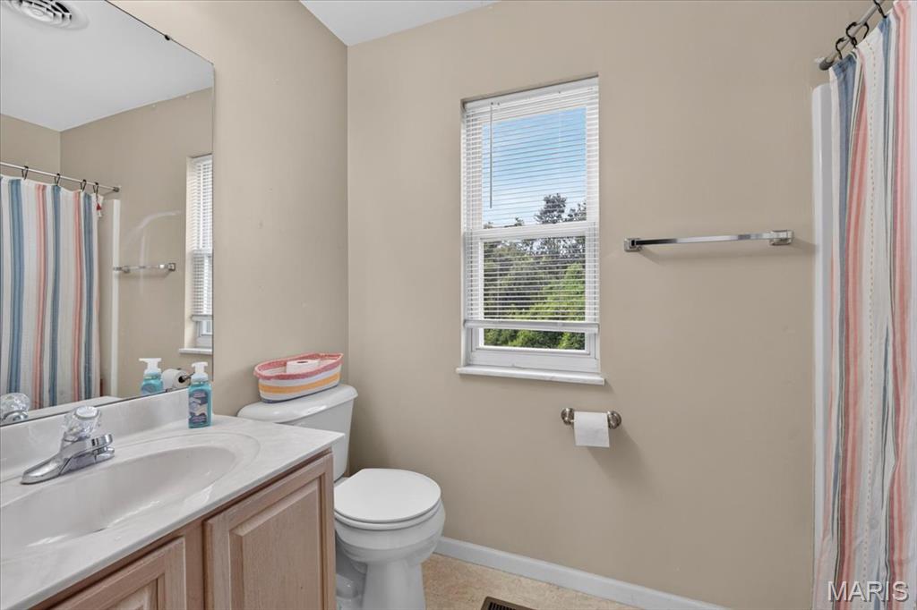 2607 Lakeshore Drive, Columbia, IL, 62236-2664