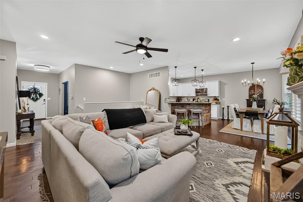 2334 Lakeshore Drive, Columbia, IL, 62236