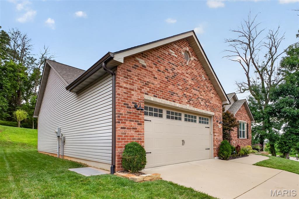 2334 Lakeshore Drive, Columbia, IL, 62236