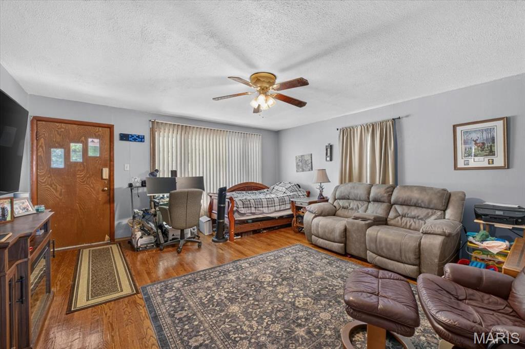 908 S Main Street, Columbia, IL, 62236-2404