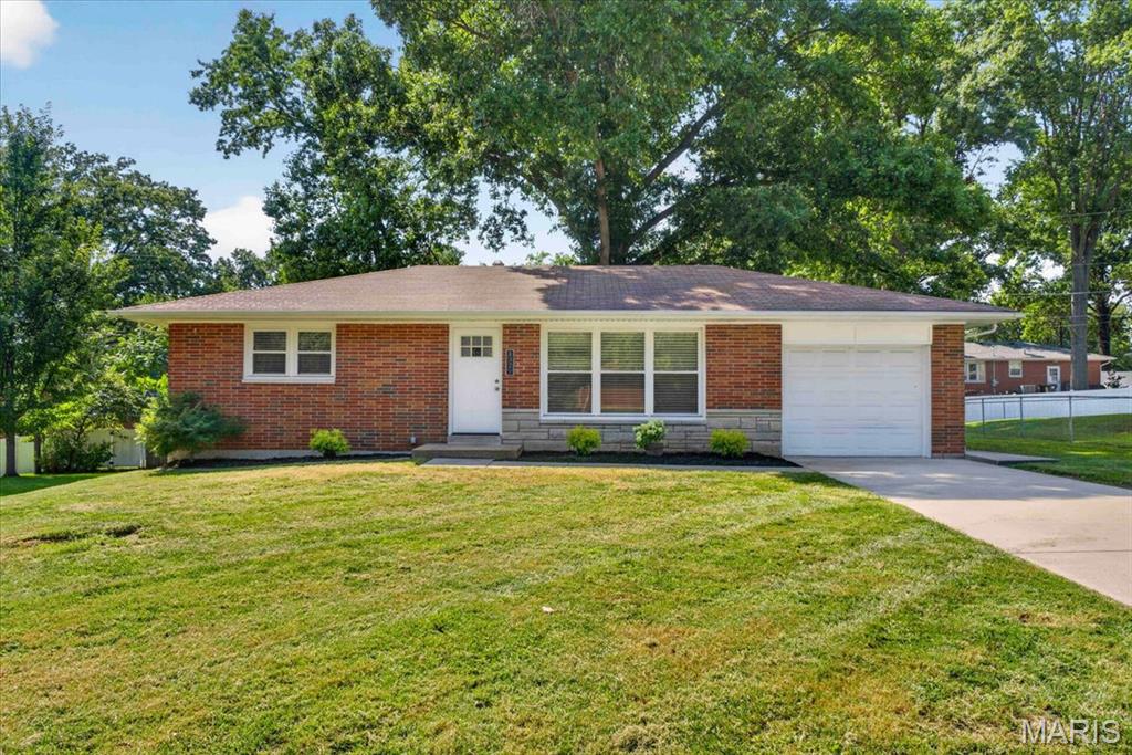 1329 N Evergreen Lane, Columbia, IL, 62236-1105