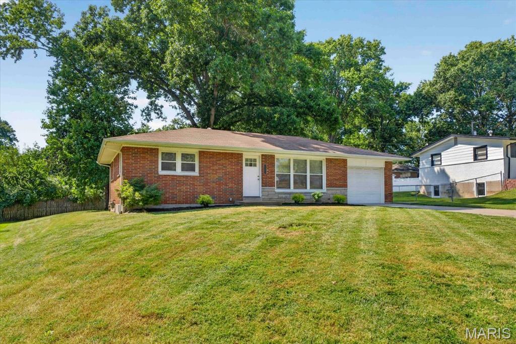 1329 N Evergreen Lane, Columbia, IL, 62236-1105