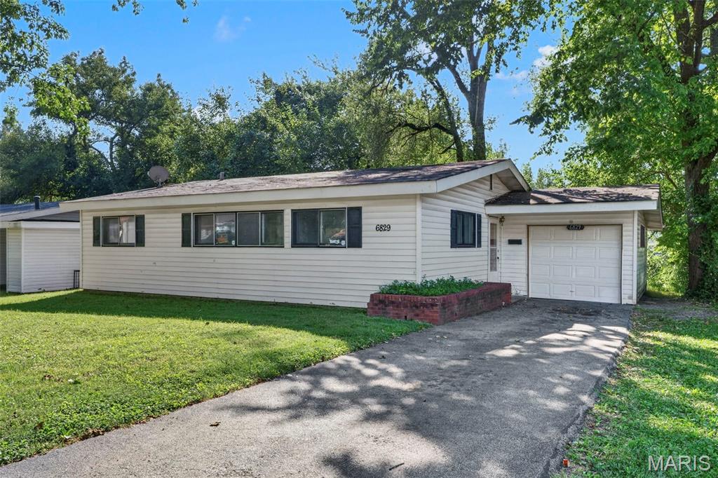 6829 Saint Olaf Drive, Berkeley, MO, 63134