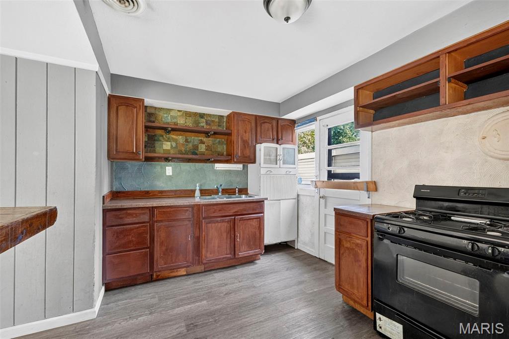 6829 Saint Olaf Drive, Berkeley, MO, 63134