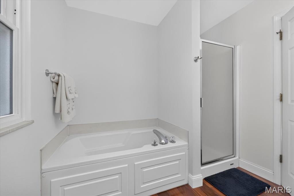 9301 Christopher Lake Drive, Columbia, IL, 62236-3458