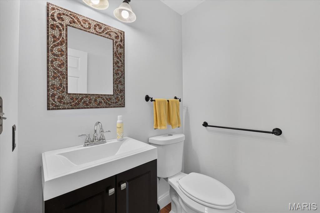 9301 Christopher Lake Drive, Columbia, IL, 62236-3458