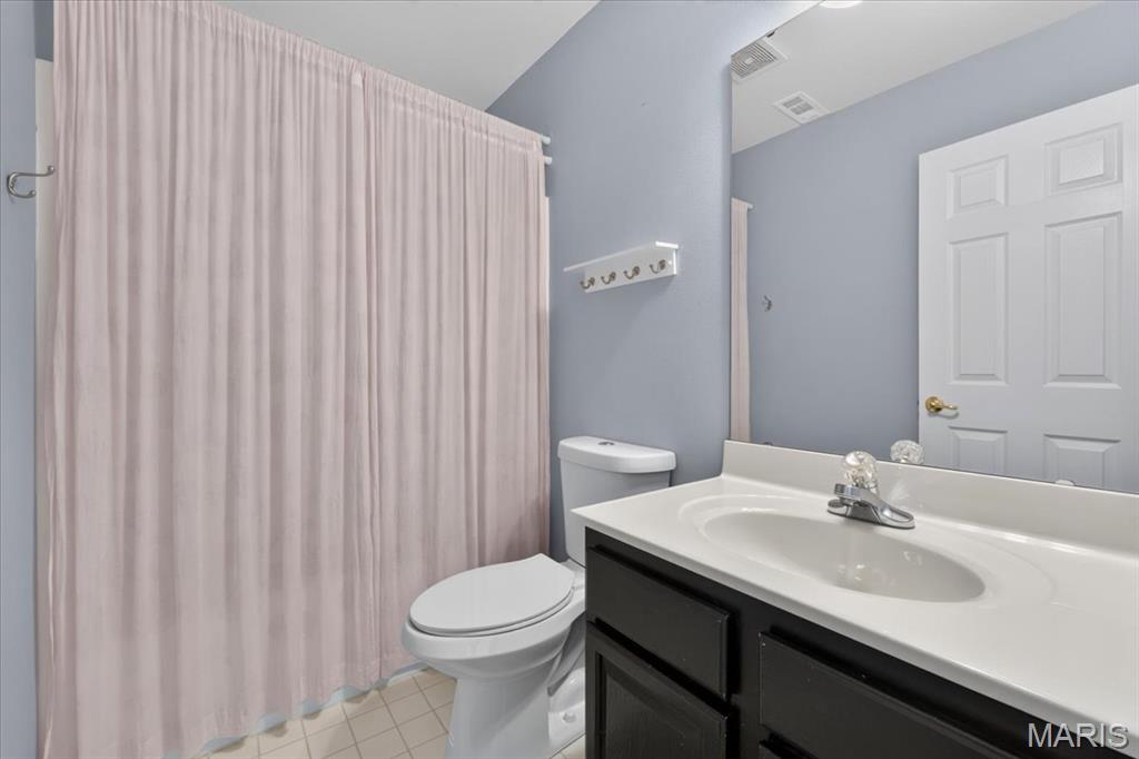 9301 Christopher Lake Drive, Columbia, IL, 62236-3458