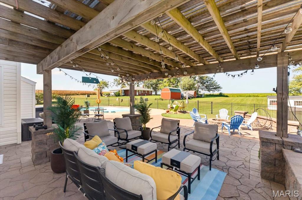 9301 Christopher Lake Drive, Columbia, IL, 62236-3458