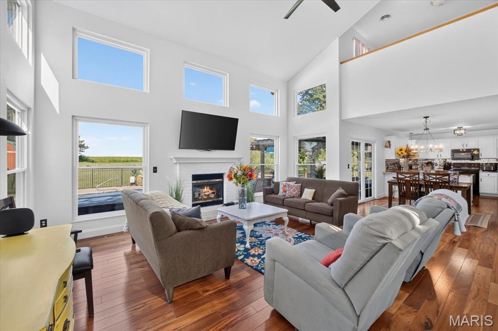 9301 Christopher Lake Drive, Columbia, IL, 62236-3458