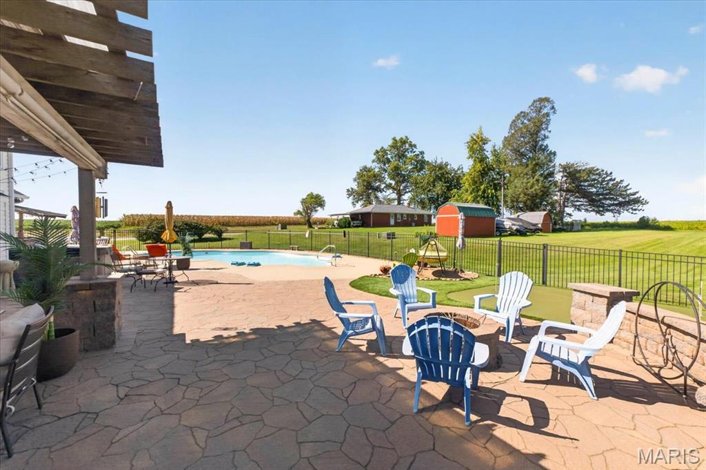 9301 Christopher Lake Drive, Columbia, IL, 62236-3458