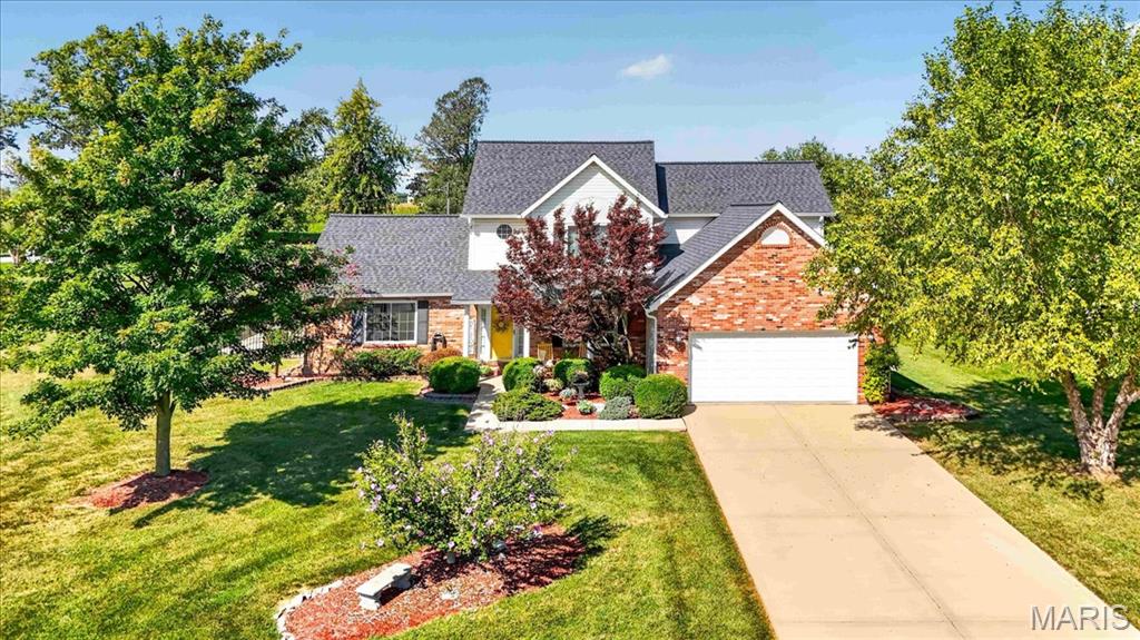 9301 Christopher Lake Drive, Columbia, IL, 62236-3458