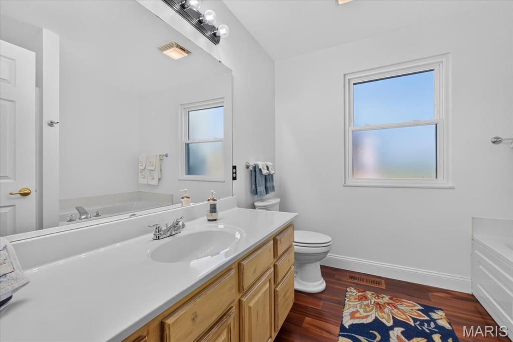 9301 Christopher Lake Drive, Columbia, IL, 62236-3458