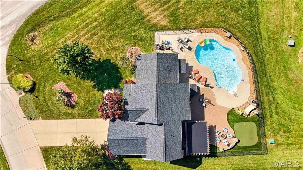 9301 Christopher Lake Drive, Columbia, IL, 62236-3458