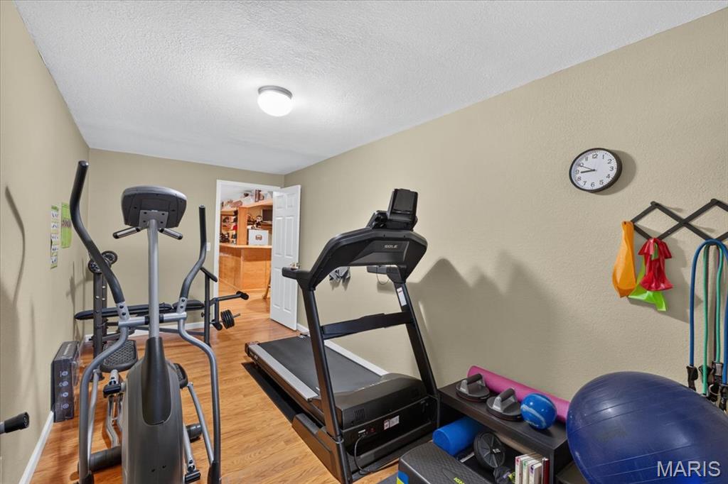 9301 Christopher Lake Drive, Columbia, IL, 62236-3458