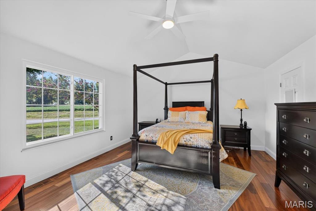 9301 Christopher Lake Drive, Columbia, IL, 62236-3458