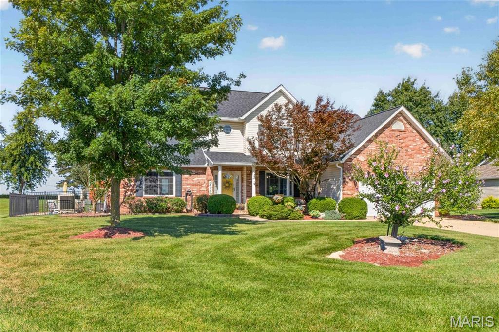 9301 Christopher Lake Drive, Columbia, IL, 62236-3458