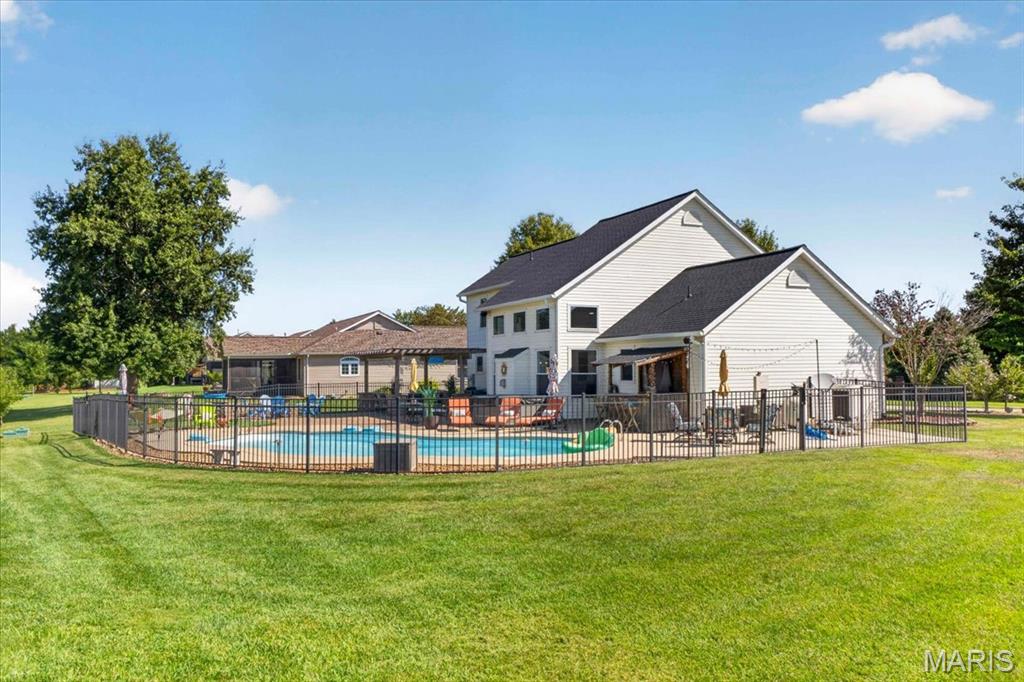 9301 Christopher Lake Drive, Columbia, IL, 62236-3458