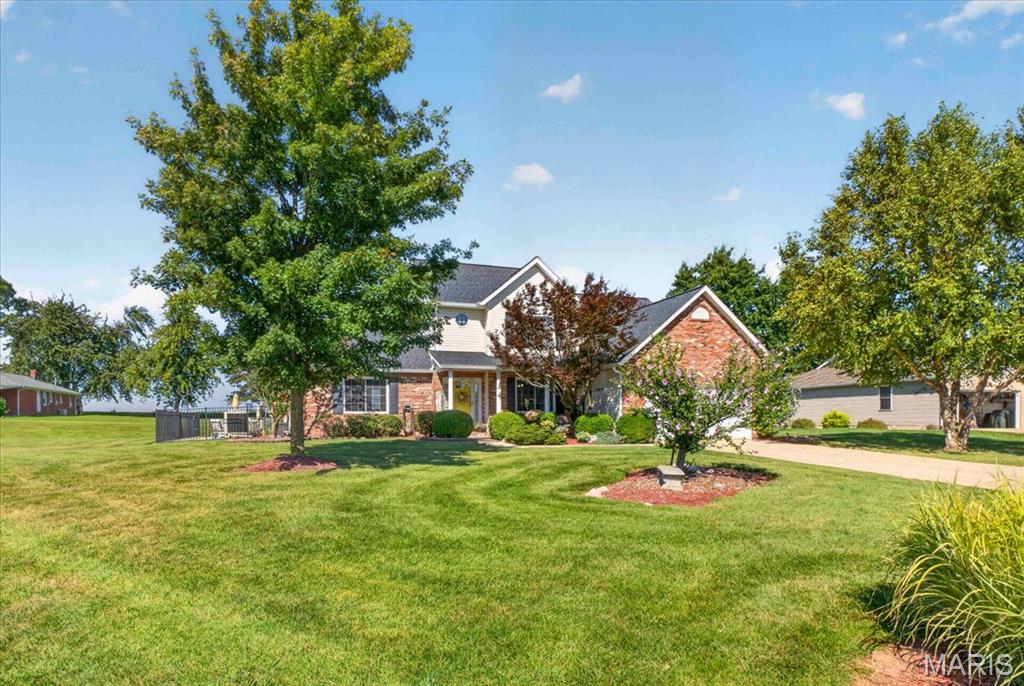 9301 Christopher Lake Drive, Columbia, IL, 62236-3458
