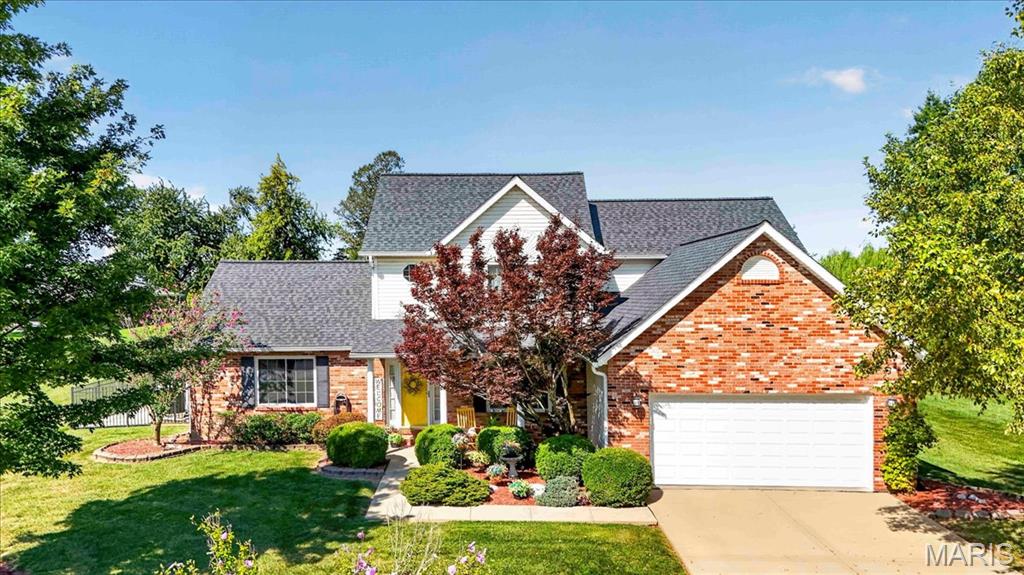 9301 Christopher Lake Drive, Columbia, IL, 62236-3458