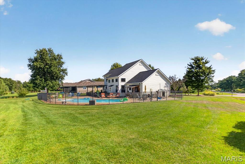 9301 Christopher Lake Drive, Columbia, IL, 62236-3458