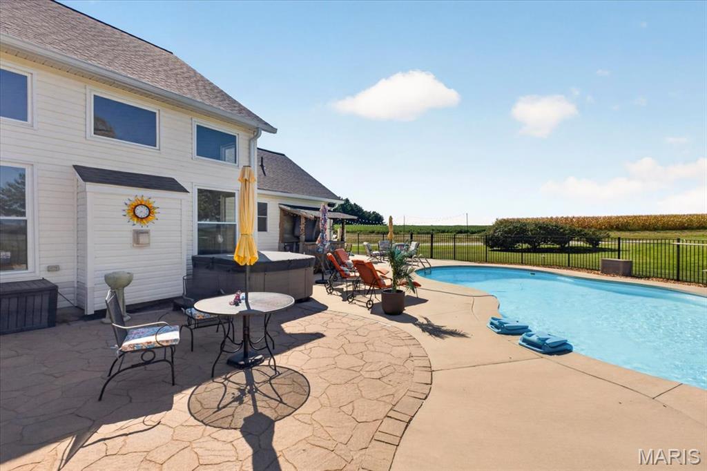 9301 Christopher Lake Drive, Columbia, IL, 62236-3458