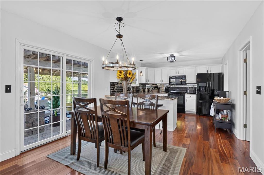 9301 Christopher Lake Drive, Columbia, IL, 62236-3458