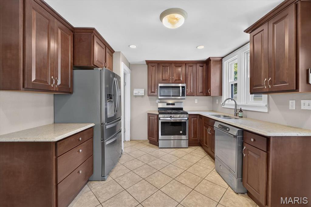 7106 Triple Lakes Road, Columbia, IL, 62236-2842