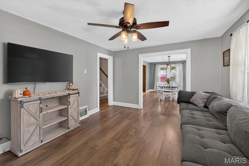 7106 Triple Lakes Road, Columbia, IL, 62236-2842