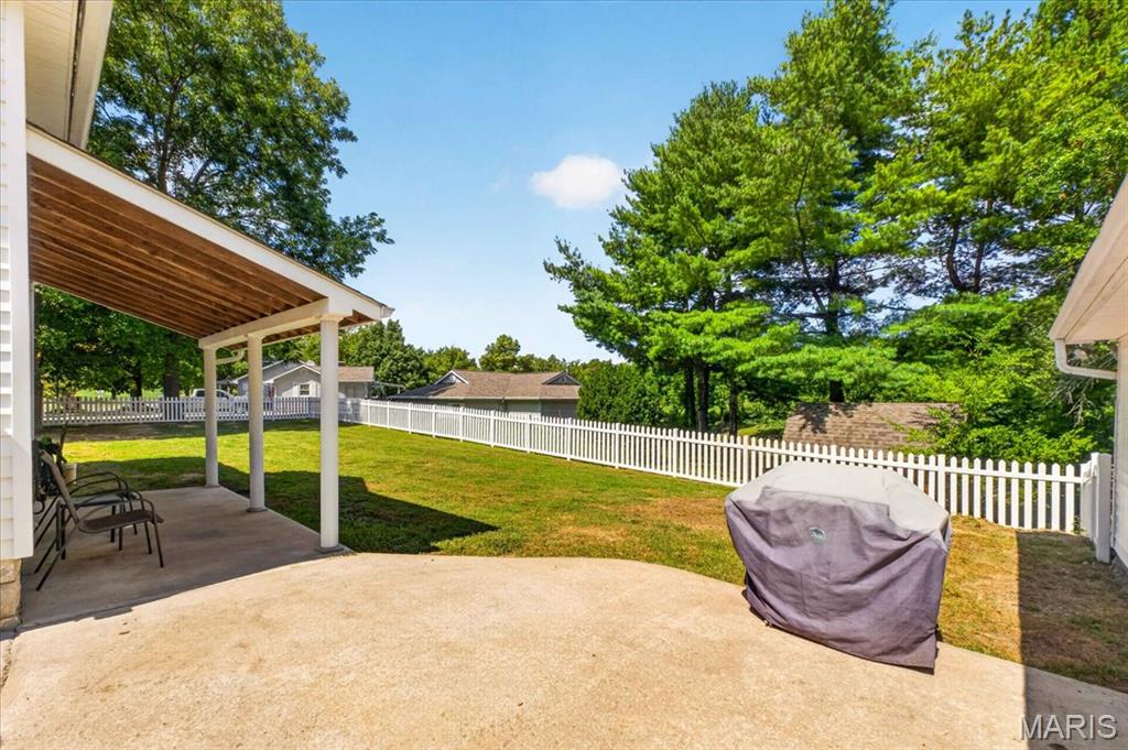 7106 Triple Lakes Road, Columbia, IL, 62236-2842