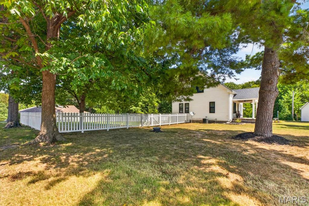 7106 Triple Lakes Road, Columbia, IL, 62236-2842