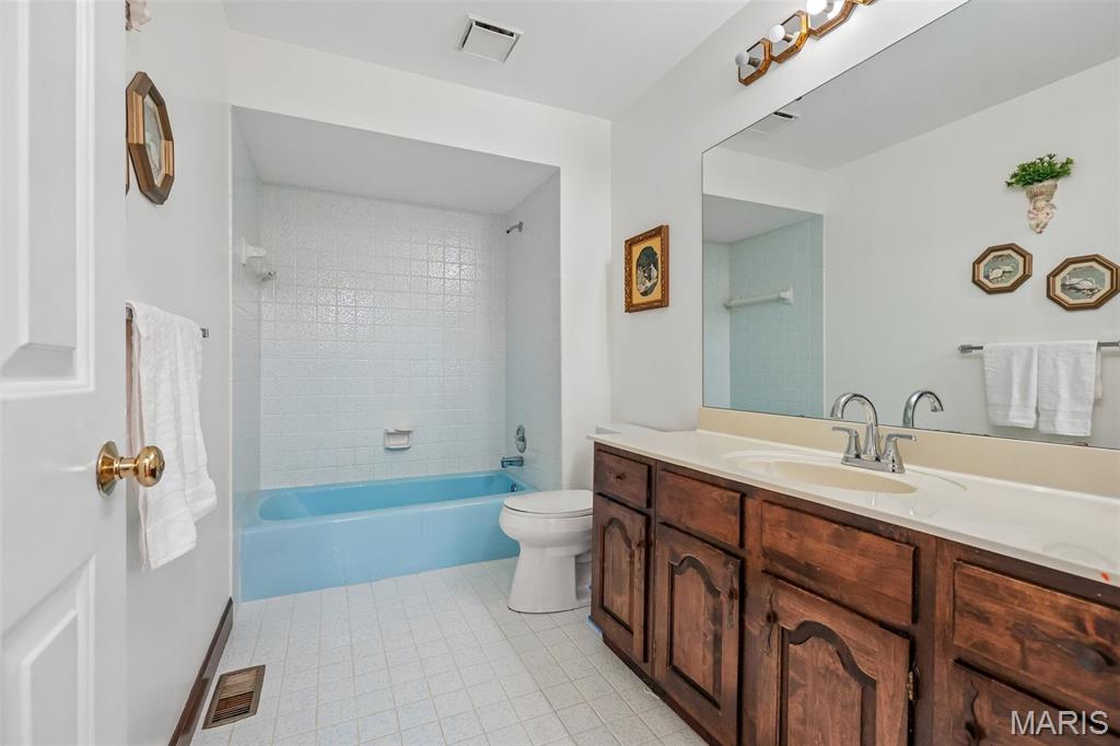 2260 Ridgley Woods Drive, Chesterfield, MO, 63005