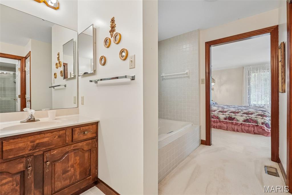 2260 Ridgley Woods Drive, Chesterfield, MO, 63005