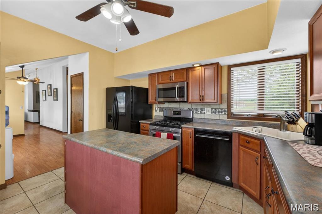 8660 Huch Lane, Columbia, IL, 62236-4620