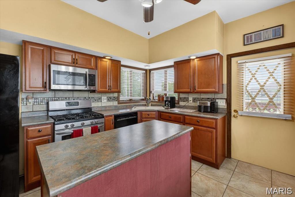 8660 Huch Lane, Columbia, IL, 62236-4620
