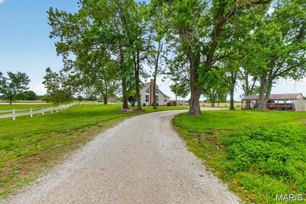 8660 Huch Lane, Columbia, IL, 62236-4620